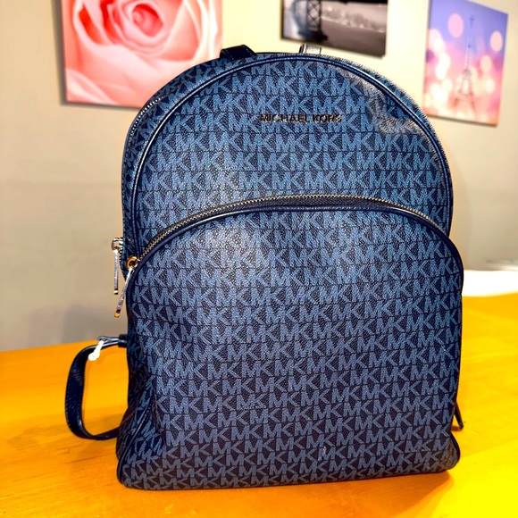 Michael kors LARGE abbey backpack - Picture 1 of 5